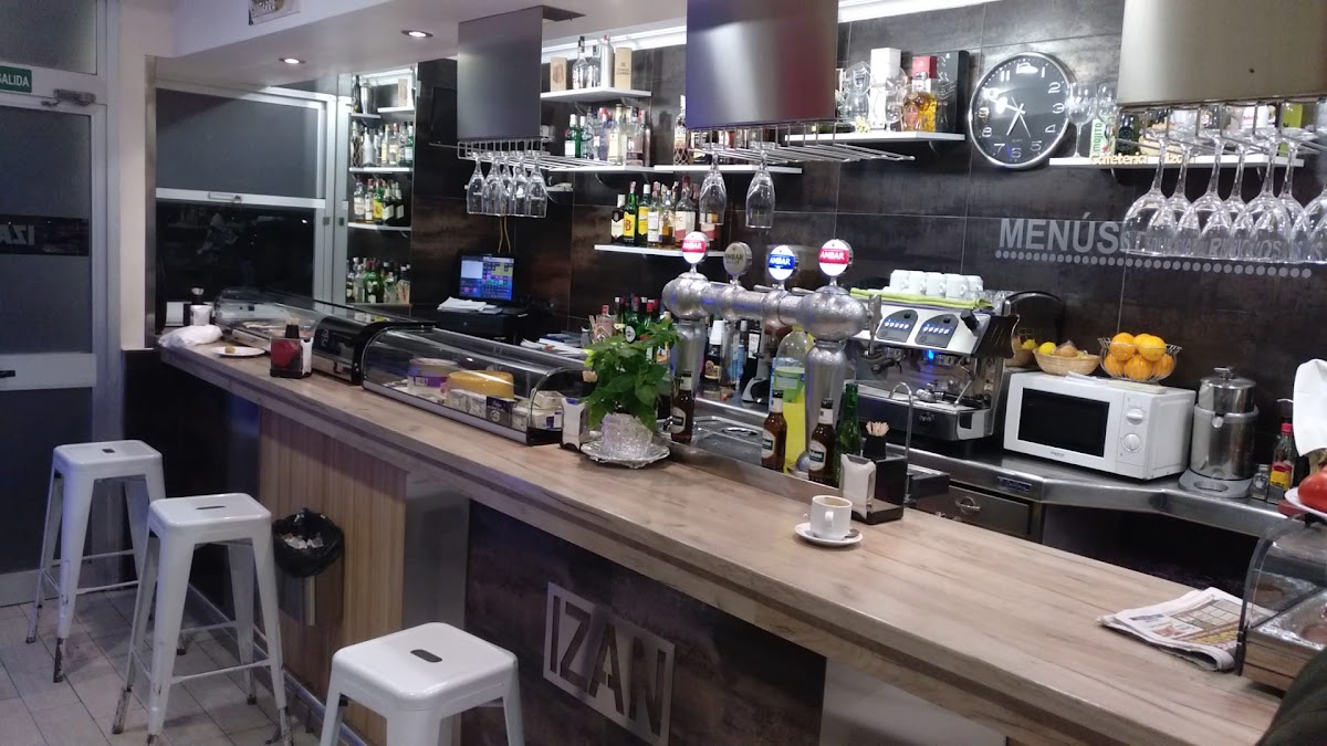 Cafetería Izan.